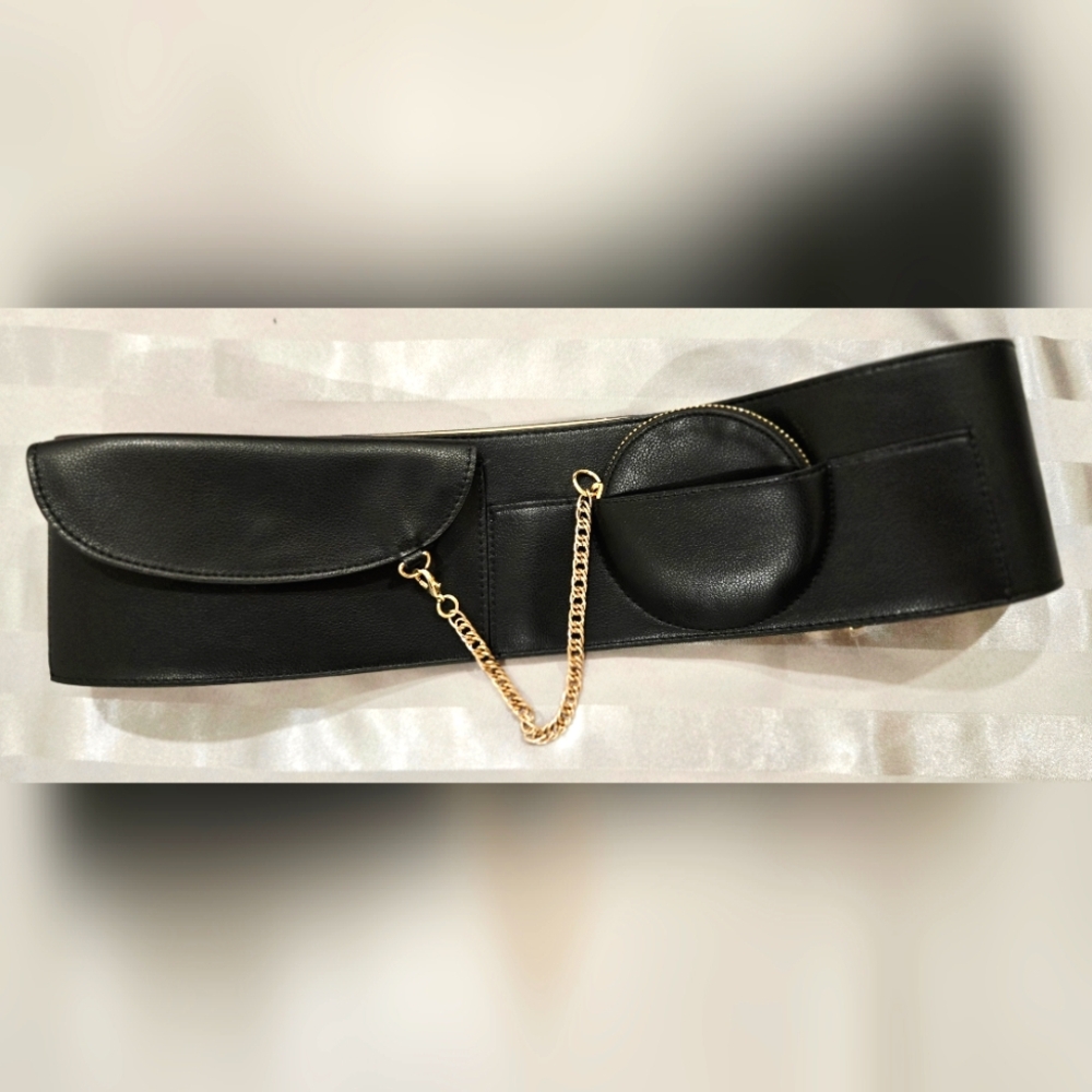 3/55$ - Elegant Black Leather Belt with Gold Chain